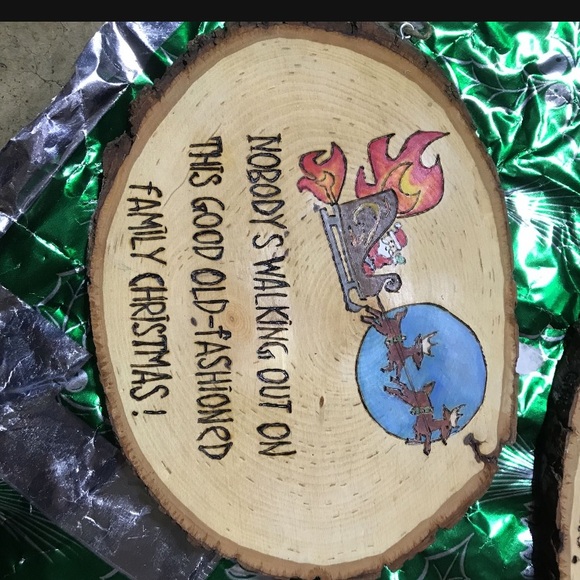 Christmas vacation inspired burned wooden ‘wreath...
